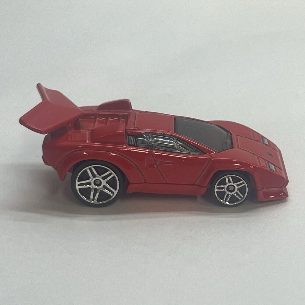 hot wheels red tooned lamborghini countach die cast‎ toy car 2004